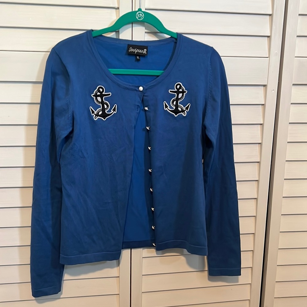 Lady’s sweater